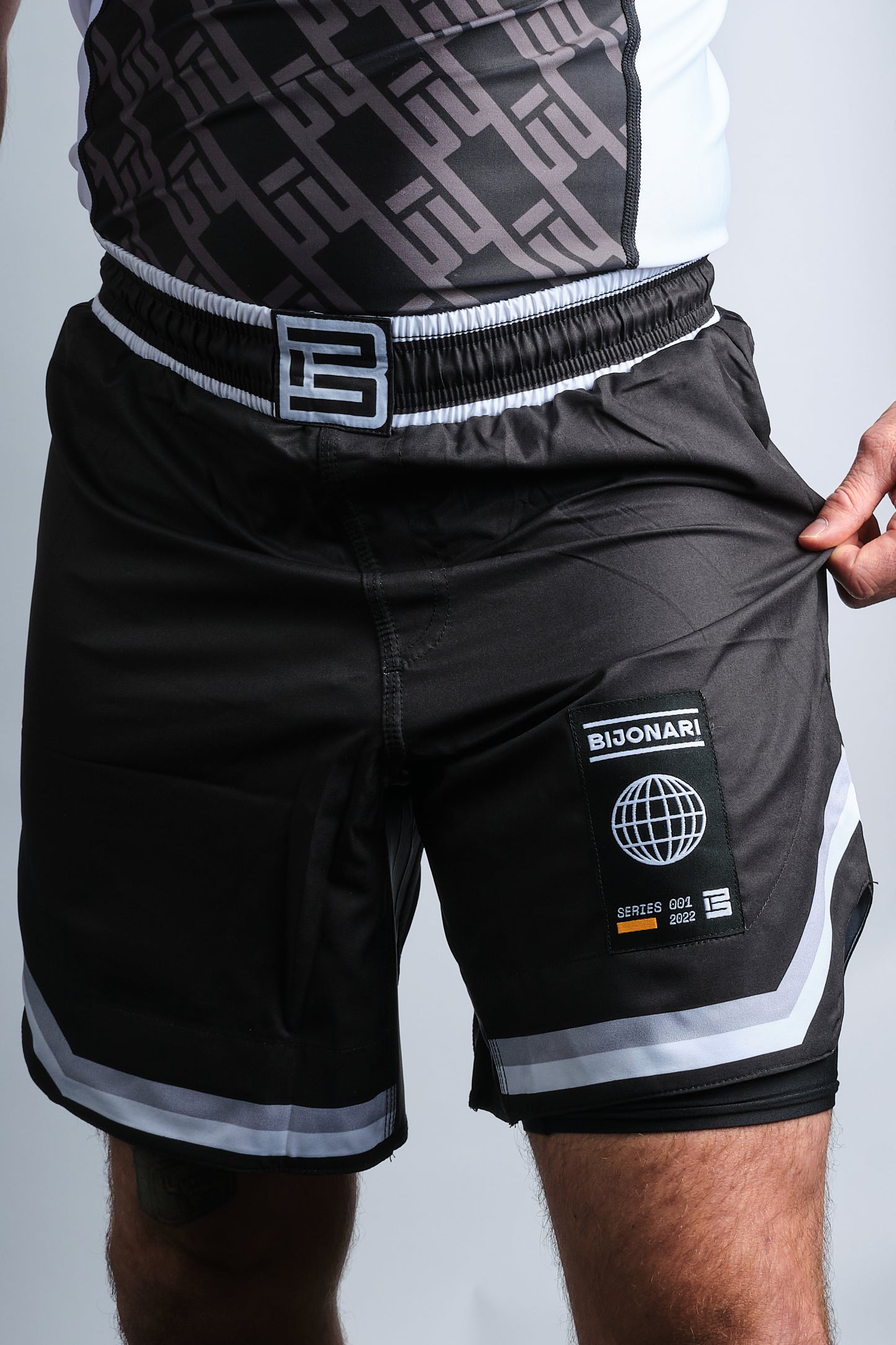 STRIVE COMP Ranked Shorts Black/White