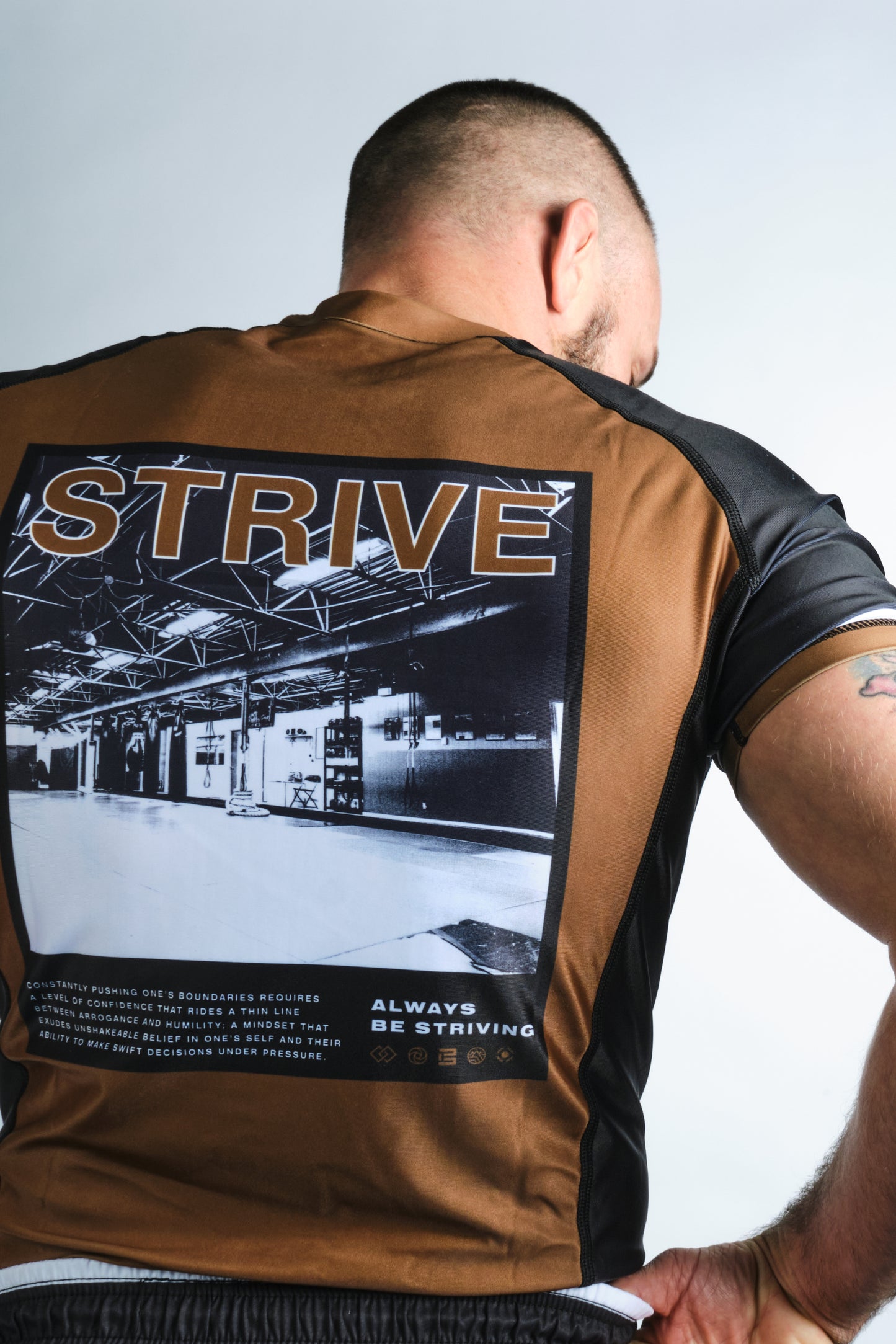 STRIVE COMP Ranked Rashguard Brown